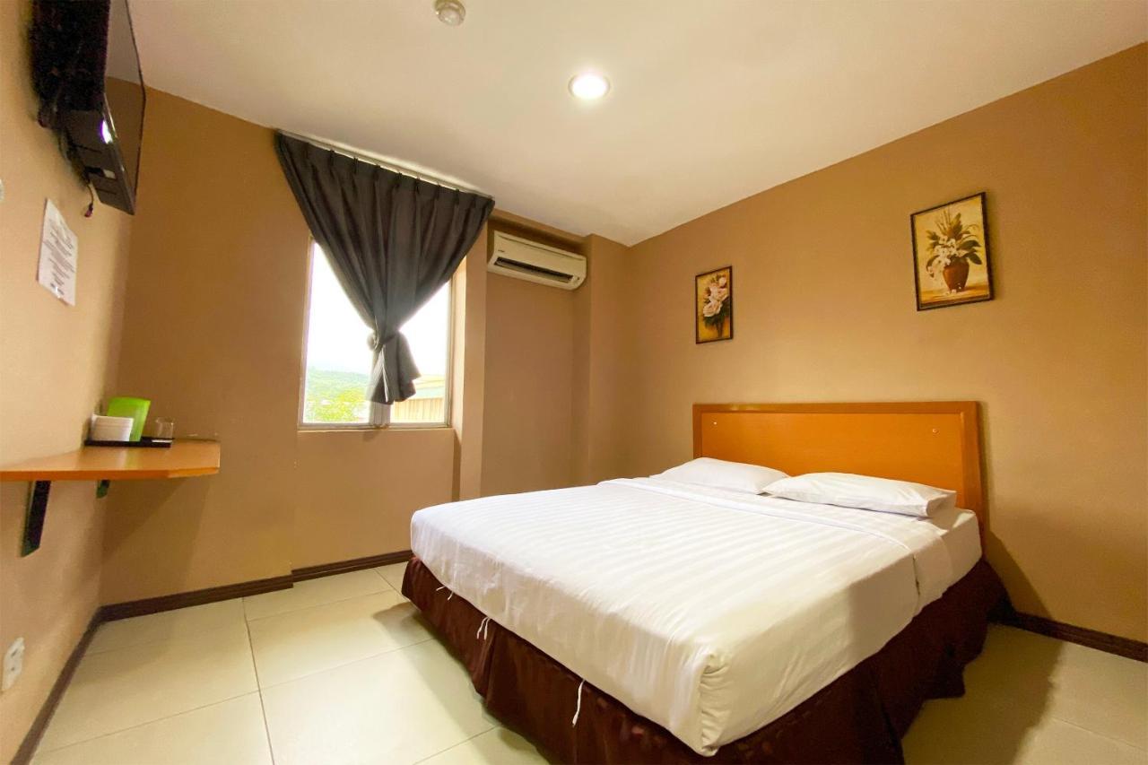 Oyo 90108 Hotel Kaya Kota Kinabalu Exterior photo